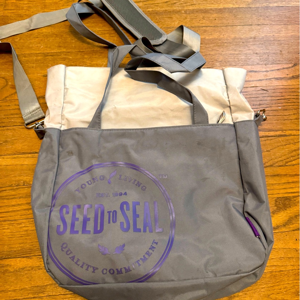 YOUNG LIVING Seed to Seal Messenger Tote Bag Adjustable Strap Shoulder Crossbody